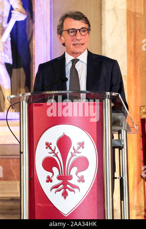 Der Präsident des Europäischen Parlaments Davide Sassoli erhält die Schlüssel der Stadt Florenz aus der Stadt Bürgermeister, Dario Nardella, in einer Feierstunde im Palazzo Vecchio in Florenz, Italien. Mit: Davide Sassoli Wo: Florenz, Toskana, Florenz, wenn: 19 Okt 2019 Credit: IPA/WENN.com ** Nur für die Veröffentlichung in Großbritannien, den USA, Deutschland, Österreich, Schweiz ** verfügbar Stockfoto