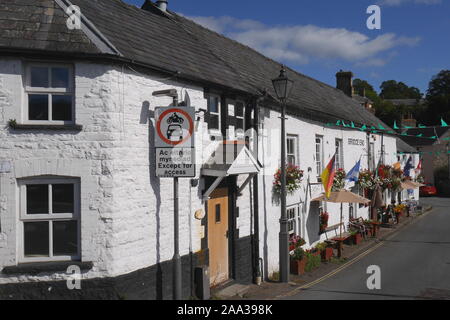 Die Bridge End Pub, Crickhowell, Powys, Brecknockshire, South Wales, Großbritannien Stockfoto