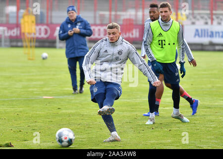 München, Deutschland. Nov, 2019 19. Michael CUISANCE (Bayern München) am Ball, Aktion. FC Bayern München Training auf dem Saebener Straße. Fußball 1.Bundesliga, Saison 2019/2020, 19.11.2019 | Verwendung der weltweiten Kredit: dpa Picture alliance/Alamy leben Nachrichten Stockfoto