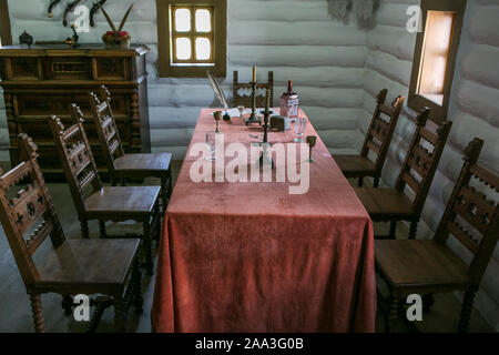 Saporischschja - Ukraine, 02.Mai 2015: Interieur und Alltag im Museum von Zaporizhian Kosaken auf der Insel Khortytsia, Zaporizhian sich Stockfoto