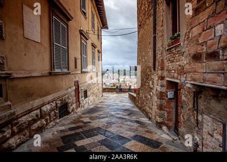 Volterra mittelalterliche Stadt in der Toskana traditionellen malerischen Häuser Gasse Italien Stockfoto