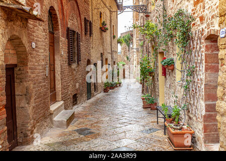 Volterra mittelalterliche Stadt in der Toskana traditionellen malerischen Häuser Gasse Italien Stockfoto