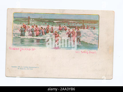 Postkarte Kategorien und Anmerkungen in eckigen Klammern [] durch Sammler, Catherine Robinson.; AMERIKANISCHE SOUVENIR KARTE, Staten Island 10, am Strand von South Beach, Cpy 1897 [Menschen in alten Badeanzüge Waten in Surfen.] Stockfoto