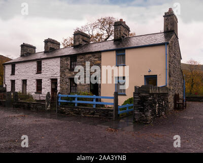 Cottages Fron Haul viktorianischen Ära slateworkers" verschoben von Tanygrisiau in der Nähe von Blaenau Ffestiniog National Slate Museum Llanberis Gwyness North Wales UK Stockfoto