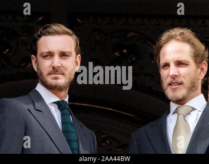 Monaco Ville, Monaco. Nov, 2019 19. Andrea Casiraghi und Pierre Casiraghi an der fürstlichen Palast in Monaco-Ville, am 19. November 2019, anlässlich der Feier von Monaco?s National Day Credit: Albert Nieboer/Niederlande/Point de Vue |/dpa/Alamy leben Nachrichten Stockfoto