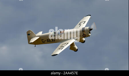 Percival Mew Gull G-AEXF im Flug Stockfoto