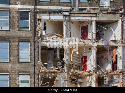 Abriss der Francis Crick Labor (Nationales Institut für Medizinische Forschung) in Mill Hill Ort für Gehäuse zu machen. Stockfoto