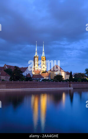 Die Kathedrale von St. Johannes der Täufer und der Oder bei Ostrow Tumski. Wroclaw, Polen Stockfoto