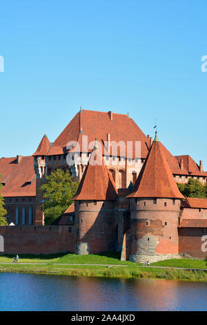 Das Schloss Malbork aus dem 13. Jahrhundert, das von den Rittern des Deutschen Orden gegründet wurde und zum UNESCO-Weltkulturerbe gehört. Polen Stockfoto