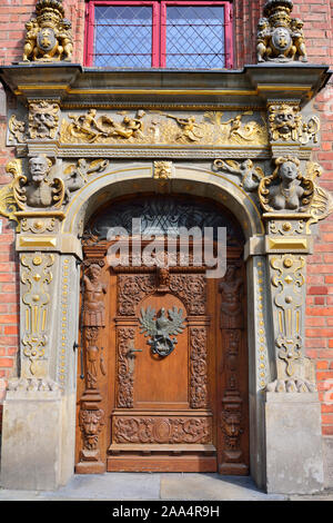 Detail eines historischen Hauses in Dlugi Targ, die Market Street, in der Altstadt von Danzig. Polen Stockfoto