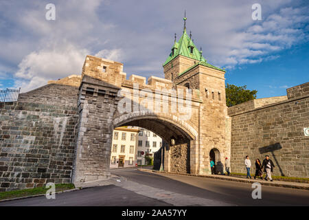 Quebec City, Kanada - 5. Oktober 2019: Porte Kent (Kent Tor) ist Teil der Stadtmauern von Quebec City. Stockfoto