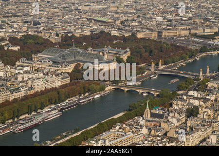 Blick über Paris vom Eiffelturm Stockfoto