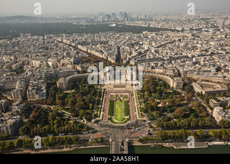 Blick über Paris vom Eiffelturm Stockfoto