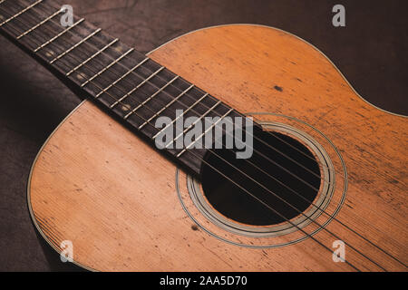 Makro Nahaufnahme Musik Konzept Akustik Gitarre Körper Holz- Vintage altmodisch Stockfoto