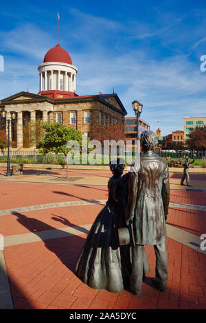 Statue von Abraham Lincoln vor Abraham Lincoln's Law Office in Springfield, IL Stockfoto