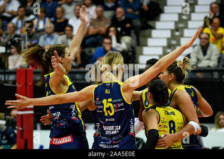 November 19, 2019, Treviso, Italien: Glück imoco Volley coneglianoduring Carraro Imoco Conegliano vs Vasas Obuda Budapest, Volleyball Champions League Frauen in Treviso, Italien, 19. November 2019 - LPS/Ettore Griffoni (Credit Bild: © Ettore Griffoni/LPS über ZUMA Draht) Stockfoto