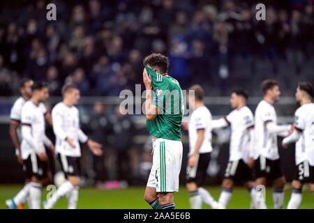 Nordirlands Tom Flanagan reagiert nach Deutschlands Julian Brandt (nicht abgebildet) erzielt sein Seiten 6. Ziel während der UEFA EURO 2020 Qualifikationsspiel in der Commerzbank Arena in Frankfurt am Main, Deutschland. Stockfoto