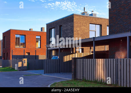 Apartment Stadthaus Wohnhaus Architektur und Parken Stockfoto