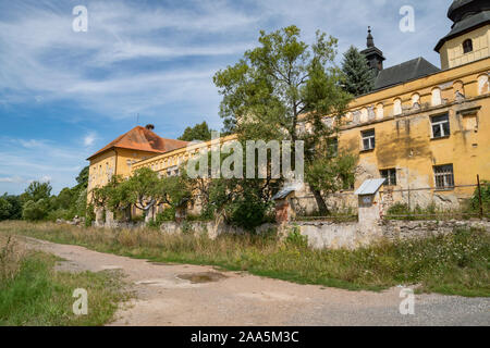 Schloss in Kastiel (Spissky) in der Nähe von Stiavnik Nationalpark Slovensky Raj, Slowakei, Europa Stockfoto