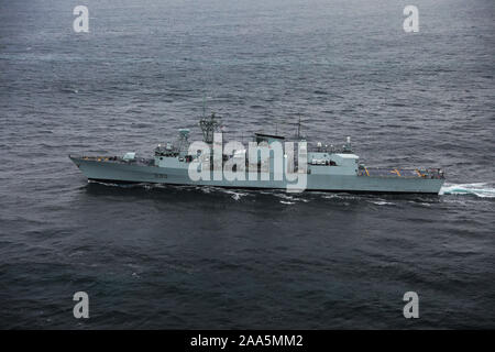 Die Leitung Schiff der Klasse 1992 HMCS Halifax Halifax in Betrieb genommen Stockfoto