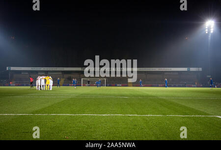 High Wycombe, UK. Nov, 2019 19. Allgemeine Ansicht der England Mannschaft huddle pre Match während der internationalen Match zwischen England U20 und U21 im Adams Island Park, High Wycombe, England am 19. November 2019. Foto von Andy Rowland. Credit: PRiME Media Images/Alamy leben Nachrichten Stockfoto