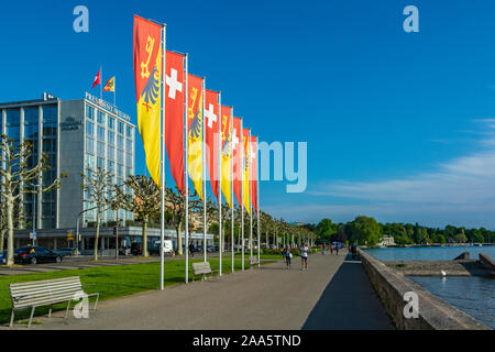 Schweiz, Genf, Quai Woodrow Wilson, Genf und Schweizer Fahne Banner, Hotel President Wilson Stockfoto