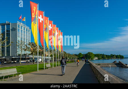 Schweiz, Genf, Quai Woodrow Wilson, Genf und Schweizer Fahne Banner, Hotel President Wilson Stockfoto