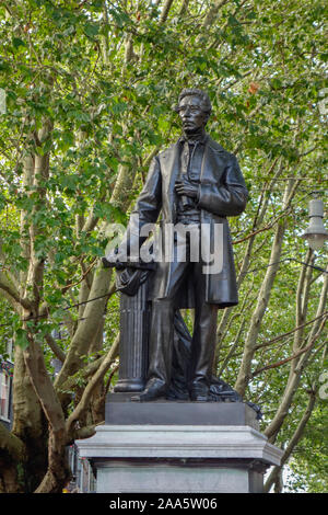 Statue des niederländischen Politikers und Staatsmannes Johan Rudolph Thorbecke (1798-1872) von Ferdinand Leenhoff, am Thorbeckeplein, Amsterdam, Niederlande. Stockfoto