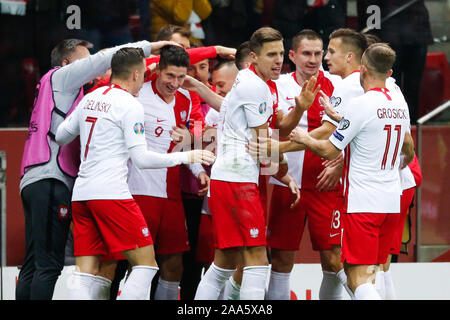 Warschau, Polen. Nov, 2019 19. Spieler von Polen feiern während der UEFA EURO 2020 Gruppe G qualifizierenden Fußballspiel zwischen Polen und Slowenien in Warschau, Polen, 19.11.2019. Quelle: Adam Starszynski/Xinhua/Alamy leben Nachrichten Stockfoto