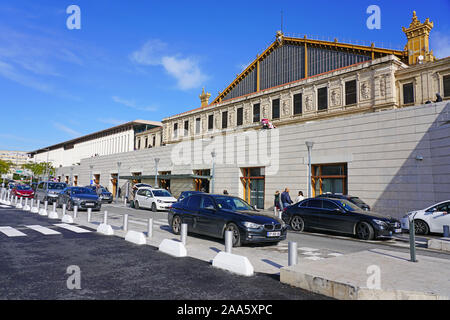 MARSEILLE, Frankreich-15 Nov 2019 - Blick auf die Sehenswürdigkeiten Gare Bahnhof Marseille Saint Charles in Marseille, Frankreich. Stockfoto