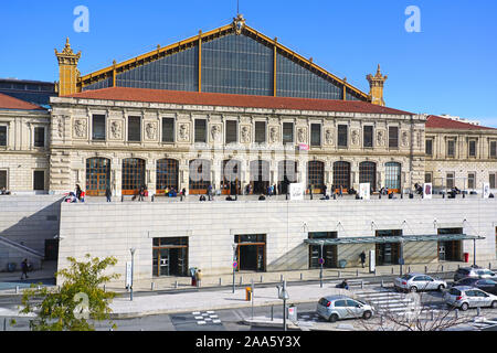 MARSEILLE, Frankreich-15 Nov 2019 - Blick auf die Sehenswürdigkeiten Gare Bahnhof Marseille Saint Charles in Marseille, Frankreich. Stockfoto