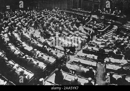 Deutsche Republik - Reichstag in der Sitzung. Eröffnung der Reichstag in Berlin nach den Wahlen, bei denen die Sozialisten wichtig Gewinne gemacht. 1918 Stockfoto