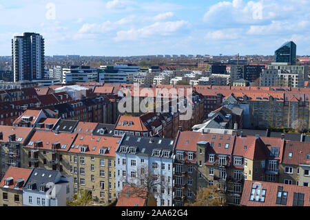 Panoramablick über Aarhus unter Sommer in Dänemark Stockfoto