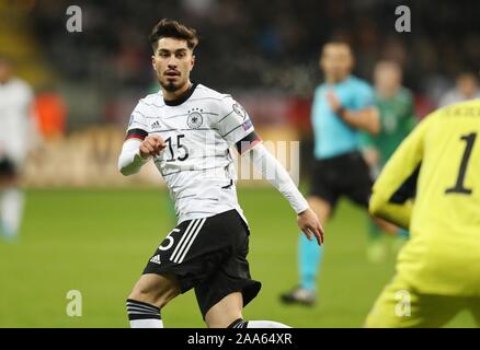 Frankfurt, Deutschland. 20 Nov, 2019. firo: 19.11.2019 Fußball Europameisterschaft Euro Qualifikation: EM-Qualifikation Nationalmannschaft Deutschland - Nordirland Single Action suat Serdar | Verwendung der weltweiten Kredit: dpa/Alamy leben Nachrichten Stockfoto