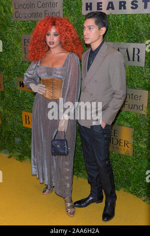 NEW YORK, NY - 18. NOVEMBER: Jillian Hervey und Lucas Goodman von Lion Baby nehmen an der Lincoln Center Corporate Fashion Gala zu Ehren Leonard A. Lauder Stockfoto