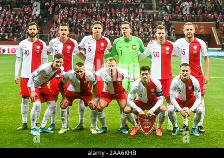 Warschau, Polen. Nov, 2019 19. Team von Polen posieren für ein Foto während der Euro 2020 Qualifiers (Gruppe G) Übereinstimmung zwischen Polen und Slowenien. (Endstand 3:2; Polen Slowenien) Credit: SOPA Images Limited/Alamy leben Nachrichten Stockfoto
