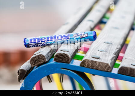 Chevy Mentos Minzen, chewy Dragees, dass der Vorteil von Pfefferminzaroma frische mit einer angenehmen Kauen bietet. Von Perfetti Van Melle Co produziert Stockfoto