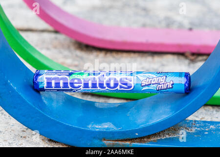 Chevy Mentos Minzen, chewy Dragees, dass der Vorteil von Pfefferminzaroma frische mit einer angenehmen Kauen bietet. Von Perfetti Van Melle Co produziert Stockfoto