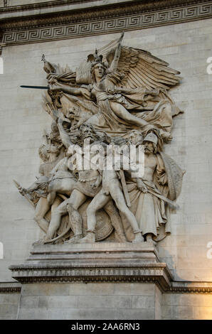 Carving Details an der Außenwand des Arc de Triomphe in Paris, Frankreich, Europa Stockfoto