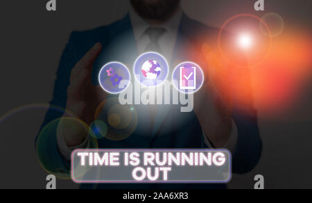 Wort schreiben Text die Zeit Läuft. Business foto Präsentation Termin nähert sich Dringlichkeit Dinge nicht warten Stockfoto