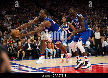 Sacramento, CA, USA. Nov, 2019 19. Sacramento Kings vorwärts Harrison Barnes (40) springt für eine außerhalb des gebundenen Ball während eines Spiels im Golden 1 Mitte am Dienstag, 19. November 2019 in Sacramento. Credit: Paul Kitagaki jr./ZUMA Draht/Alamy leben Nachrichten Stockfoto