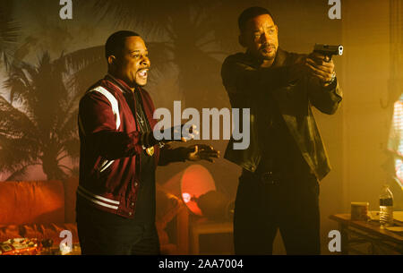 Erscheinungsdatum: Januar 17, 2020 TITEL: Bad Boys For Life Studio: Columbia Pictures DIRECTOR: Adil El Arbi, Bilall Fallah PLOT: Marcus Burnett ist jetzt ein polizeiinspektor und Mike Lowery befindet sich in einer Midlife Crisis. Vereinen Sie sich wieder, wenn ein albanischer Söldner, dessen Bruder sie getötet, sie verspricht ein wichtiger Bonus. STARRING: Will Smith als Detective Mike Lowrey, Martin Lawrence als Detective Marcus Burnett. (Bild: © Columbia Pictures/Entertainment Bilder) Stockfoto