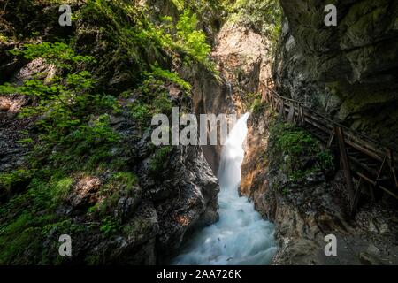 Enge Schlucht, Schlucht mit Fluss, Wolfsklamm, Stans, Tirol, Österreich Stockfoto