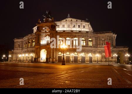 Semperoper, Nachtaufnahme, Dresden, Sachsen, Deutschland Stockfoto