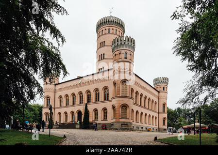 Binz, Deutschland - 1 August 2019: Jagdschloss Granitz im Südosten Rügens Biosphärenreservat. Stockfoto