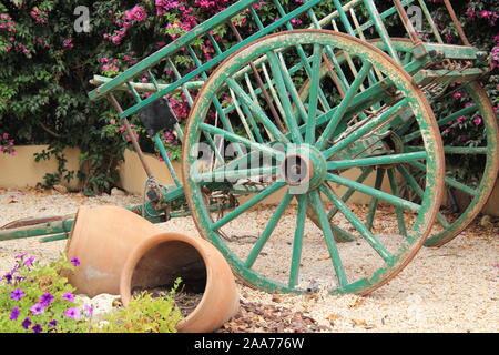 Eine alte Green Horse Warenkorb Stockfoto