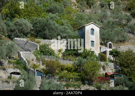 Kleines Haus & Garten im Var Tal Forcalquier Alpes-de-Haute-Provence Stockfoto