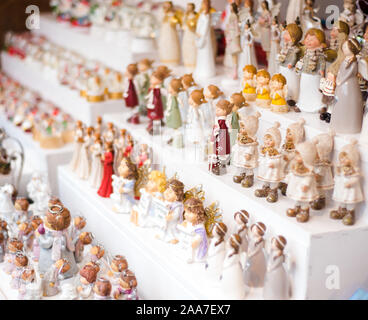 Weihnachtsschmuck Weihnachtsmarkt in Budapest Budapest, Dekorationen, handgemachte, weihnachtliche Stimmung Stockfoto