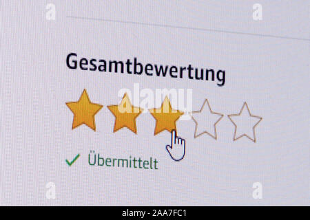 München, Deutschland. Nov, 2019 19. Ein Internet Benutzer weist eine Bewertung auf einer online Plattform. Credit: Jennifer Weese/dpa/Alamy leben Nachrichten Stockfoto