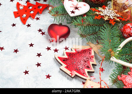 Weihnachtsdekoration Sammlung: Herzen, Zweige, Süßigkeiten, Weihnachtsbaum Weihnachten Kugeln Engel bell Stockfoto